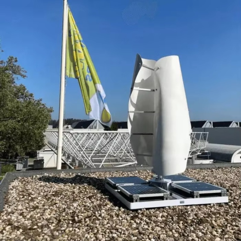 กังหันลมแบบแกนตั้ง 5-10 กิโลวั - Wind Solar Hybrid Kit บทวิจารณ์และราคา